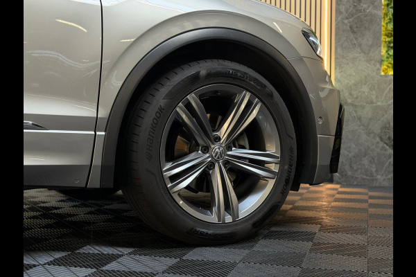 Volkswagen Tiguan 1.5 TSI ACT Highline R-LINE |PANO|KEYLESS|DEALER ONDERHOUDEN|NAP|19 INCH|CAMERA|