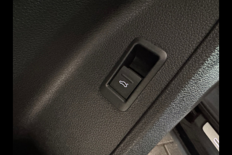 Audi Q3 35 TFSI S Line edition one Keyless|Stoelen Elektrisch