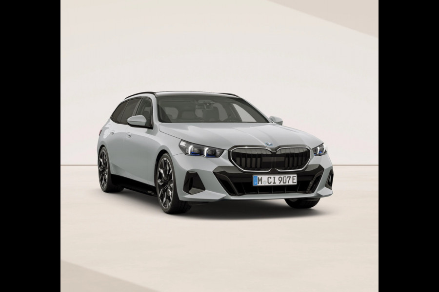 BMW 5 Serie Touring 530e M-Sport Pro - Pano - Trekhaak - ACC - Head-up - Harman Kardon