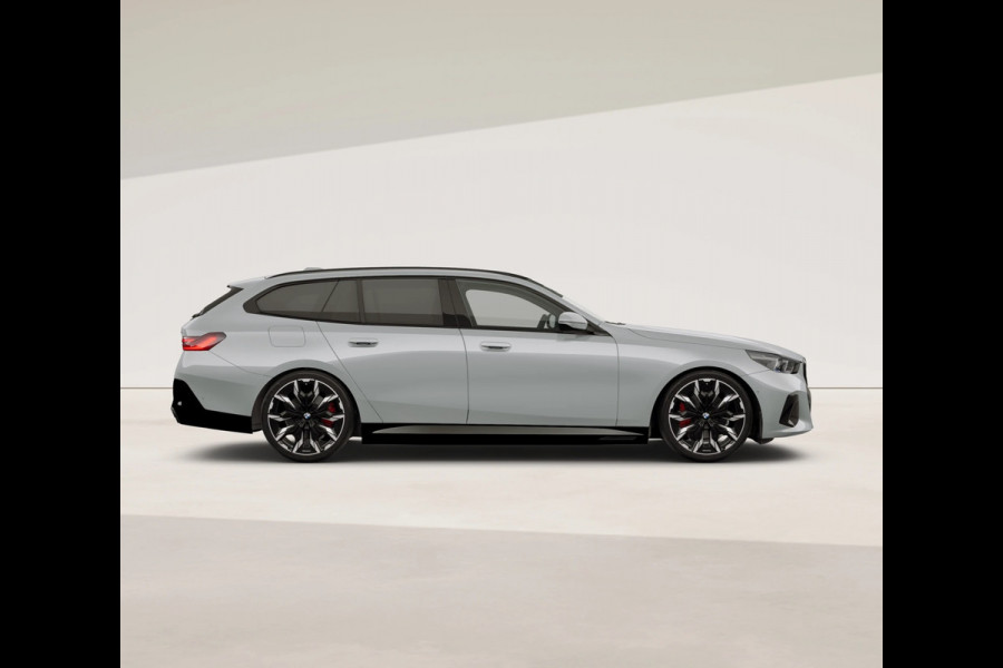 BMW 5 Serie Touring 530e M-Sport Pro - Pano - Trekhaak - ACC - Head-up - Harman Kardon