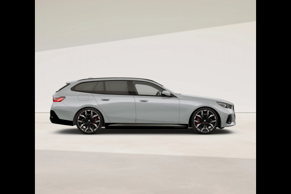 BMW 5 Serie Touring 530e M-Sport Pro - Pano - Trekhaak - ACC - Head-up - Harman Kardon