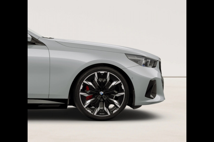BMW 5 Serie Touring 530e M-Sport Pro - Pano - Trekhaak - ACC - Head-up - Harman Kardon