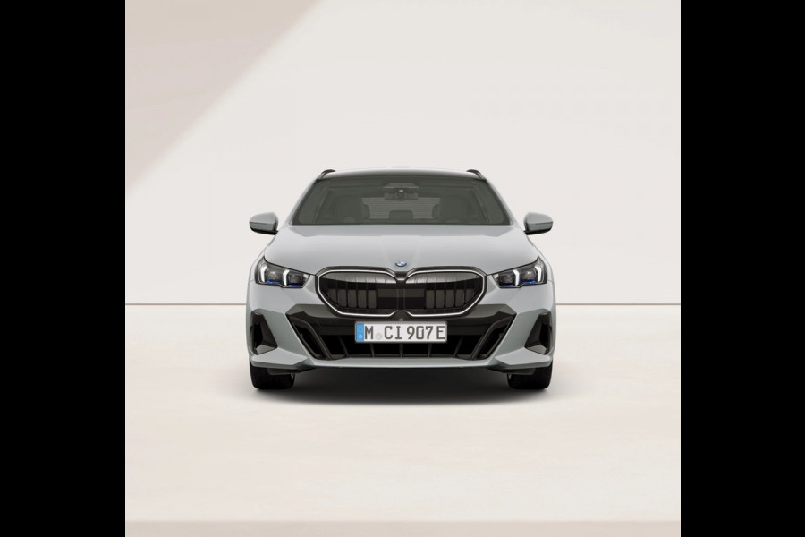 BMW 5 Serie Touring 530e M-Sport Pro - Pano - Trekhaak - ACC - Head-up - Harman Kardon