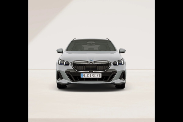 BMW 5 Serie Touring 530e M-Sport Pro - Pano - Trekhaak - ACC - Head-up - Harman Kardon