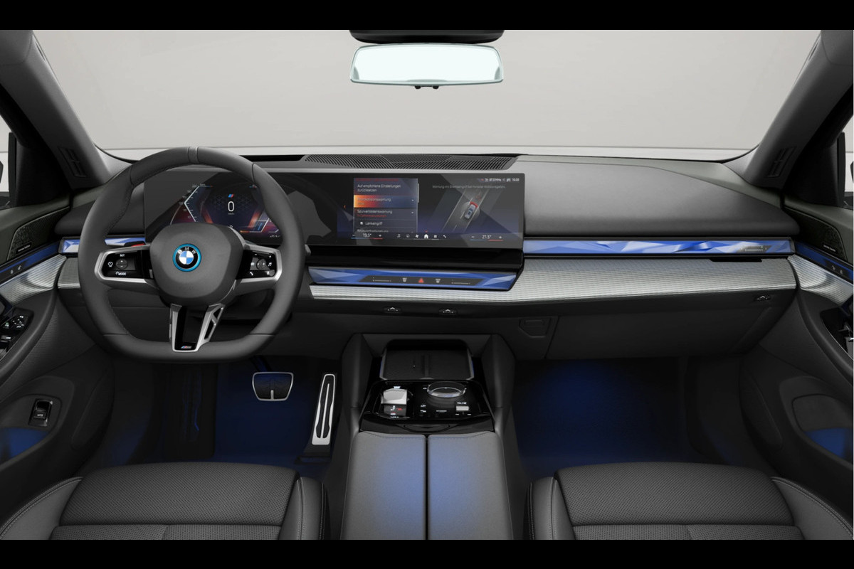 BMW i5 Touring eDrive40 M-Sport Pro - Stoelventilatie - Driving Ass Prof - Head-up - Harman Kardon