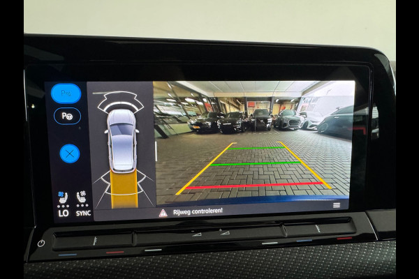 Volkswagen Golf 2.0 TSI 4M R Performance Pano|Akrapovic|Memory
