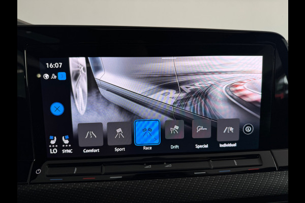 Volkswagen Golf 2.0 TSI 4M R Performance Pano|Akrapovic|Memory