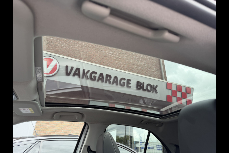 Toyota Yaris Cross 1.5 Hybrid Executive / Bi tone AWD | Afnm. Trekhaak | Pano dak | JBL | 10jr GARANTIE | Rijklaar!!!