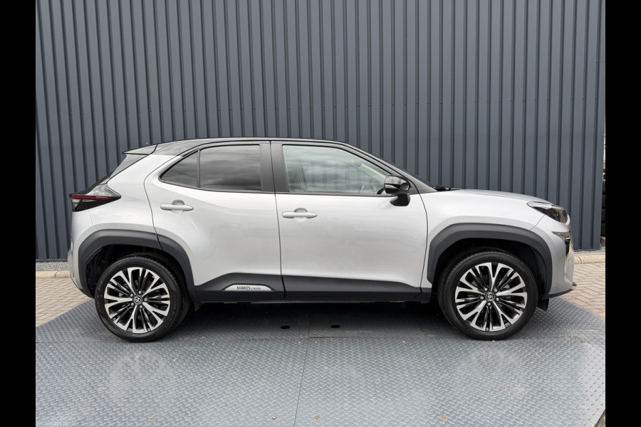 Toyota Yaris Cross 1.5 Hybrid Executive / Bi tone AWD | Afnm. Trekhaak | Pano dak | JBL | 10jr GARANTIE | Rijklaar!!!