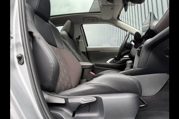 Toyota Yaris Cross 1.5 Hybrid Executive / Bi tone AWD | Afnm. Trekhaak | Pano dak | JBL | 10jr GARANTIE | Rijklaar!!!