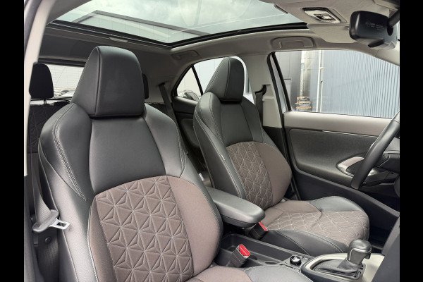 Toyota Yaris Cross 1.5 Hybrid Executive / Bi tone AWD | Afnm. Trekhaak | Pano dak | JBL | 10jr GARANTIE | Rijklaar!!!