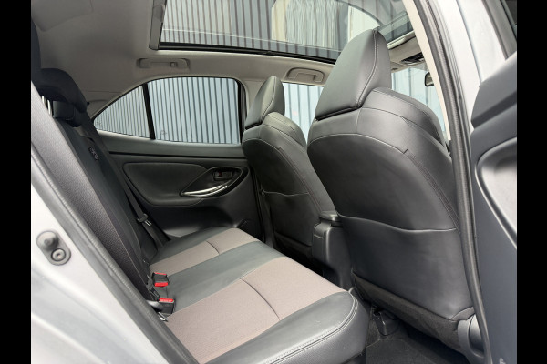 Toyota Yaris Cross 1.5 Hybrid Executive / Bi tone AWD | Afnm. Trekhaak | Pano dak | JBL | 10jr GARANTIE | Rijklaar!!!