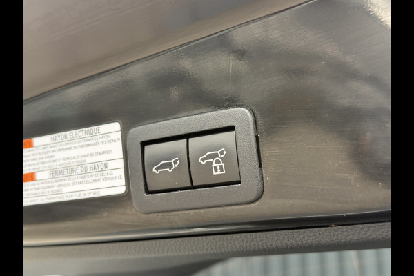 Toyota Yaris Cross 1.5 Hybrid Executive / Bi tone AWD | Afnm. Trekhaak | Pano dak | JBL | 10jr GARANTIE | Rijklaar!!!