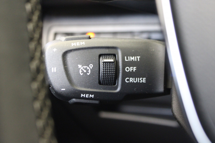 Peugeot 5008 1.2 PureTech Allure |Camera|Navi|