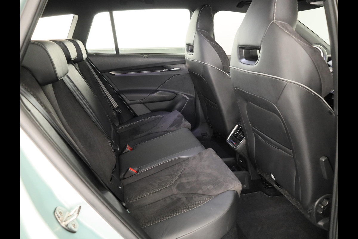 Škoda ENYAQ iV 60 Sportline 180pk | SOH 93,79% | Navigatie | Matrix koplampen | Verwarmbare voorstoelen | 20 inch Lichtmetalen velgen