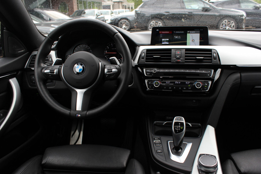 BMW 4 Serie Gran Coupé 430i High Exe. M Sport / Schuifdak / Camera / Head-up / Harman Kardon / 19'' / Leder / Navigatie / Dodehoek / DAB / Stoelverwarming / Cruise Control
