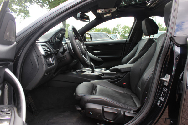 BMW 4 Serie Gran Coupé 430i High Exe. M Sport / Schuifdak / Camera / Head-up / Harman Kardon / 19'' / Leder / Navigatie / Dodehoek / DAB / Stoelverwarming / Cruise Control