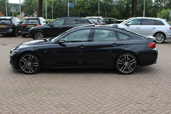 BMW 4 Serie Gran Coupé 430i High Exe. M Sport / Schuifdak / Camera / Head-up / Harman Kardon / 19'' / Leder / Navigatie / Dodehoek / DAB / Stoelverwarming / Cruise Control