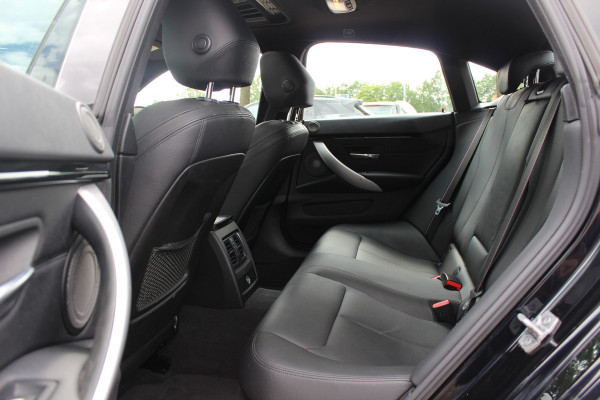 BMW 4 Serie Gran Coupé 430i High Exe. M Sport / Schuifdak / Camera / Head-up / Harman Kardon / 19'' / Leder / Navigatie / Dodehoek / DAB / Stoelverwarming / Cruise Control