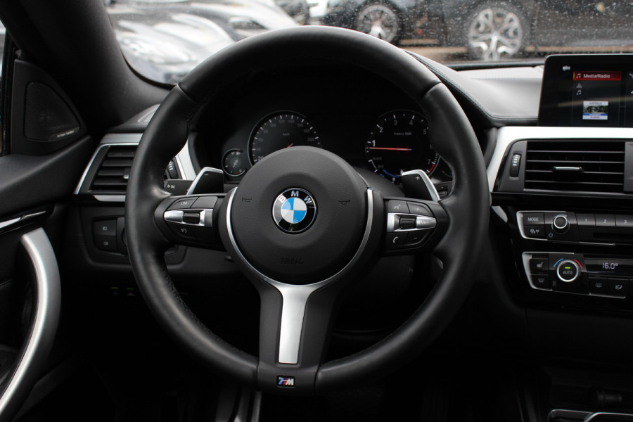 BMW 4 Serie Gran Coupé 430i High Exe. M Sport / Schuifdak / Camera / Head-up / Harman Kardon / 19'' / Leder / Navigatie / Dodehoek / DAB / Stoelverwarming / Cruise Control