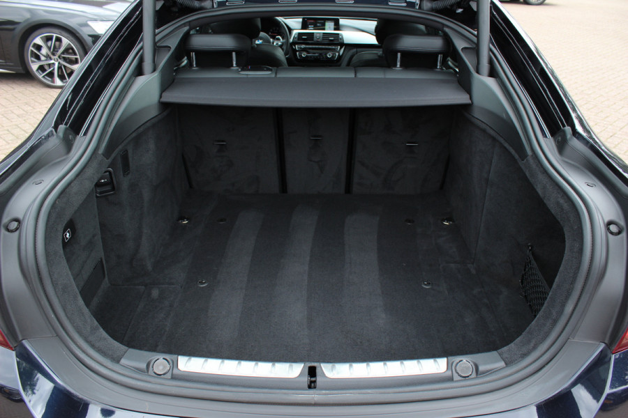 BMW 4 Serie Gran Coupé 430i High Exe. M Sport / Schuifdak / Camera / Head-up / Harman Kardon / 19'' / Leder / Navigatie / Dodehoek / DAB / Stoelverwarming / Cruise Control