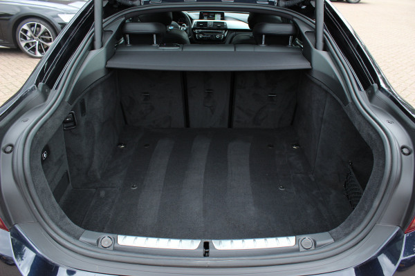 BMW 4 Serie Gran Coupé 430i High Exe. M Sport / Schuifdak / Camera / Head-up / Harman Kardon / 19'' / Leder / Navigatie / Dodehoek / DAB / Stoelverwarming / Cruise Control