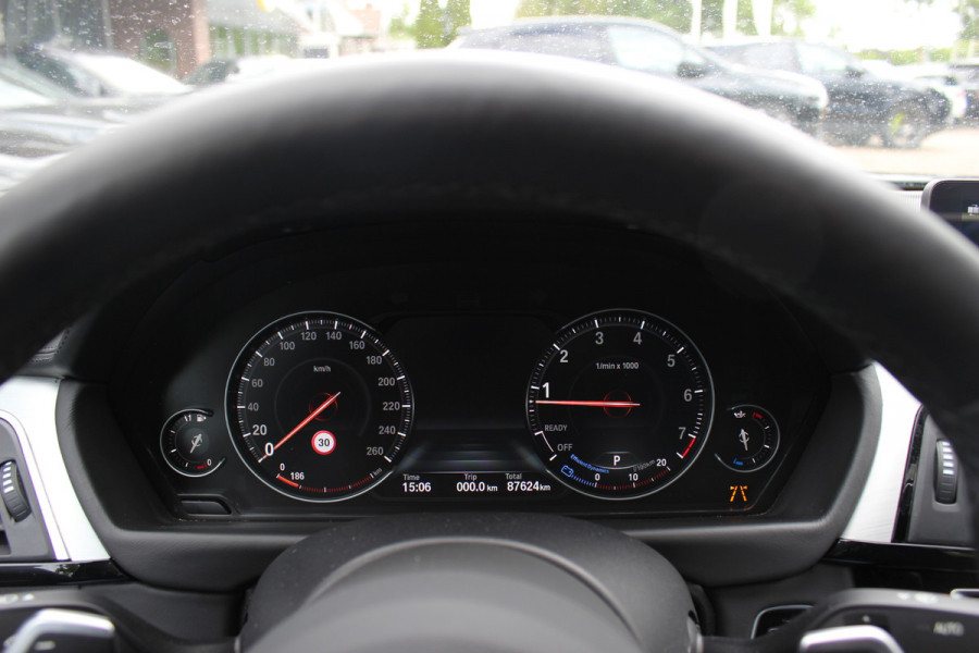 BMW 4 Serie Gran Coupé 430i High Exe. M Sport / Schuifdak / Camera / Head-up / Harman Kardon / 19'' / Leder / Navigatie / Dodehoek / DAB / Stoelverwarming / Cruise Control