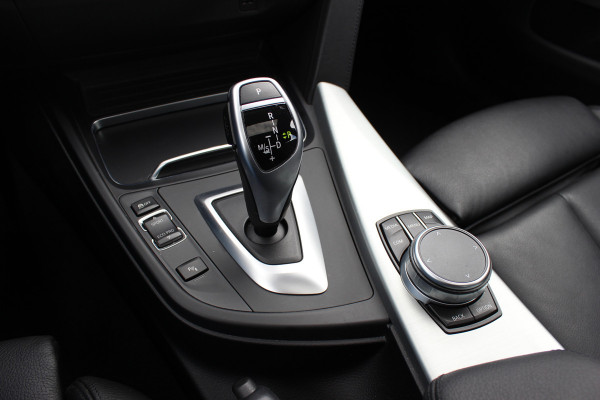BMW 4 Serie Gran Coupé 430i High Exe. M Sport / Schuifdak / Camera / Head-up / Harman Kardon / 19'' / Leder / Navigatie / Dodehoek / DAB / Stoelverwarming / Cruise Control