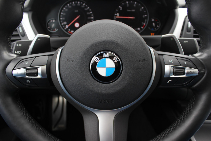BMW 4 Serie Gran Coupé 430i High Exe. M Sport / Schuifdak / Camera / Head-up / Harman Kardon / 19'' / Leder / Navigatie / Dodehoek / DAB / Stoelverwarming / Cruise Control