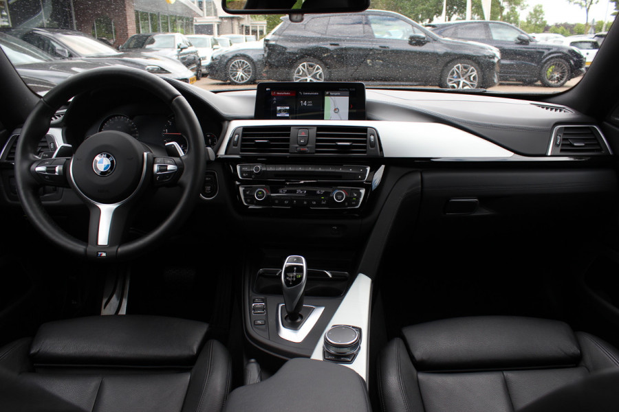 BMW 4 Serie Gran Coupé 430i High Exe. M Sport / Schuifdak / Camera / Head-up / Harman Kardon / 19'' / Leder / Navigatie / Dodehoek / DAB / Stoelverwarming / Cruise Control