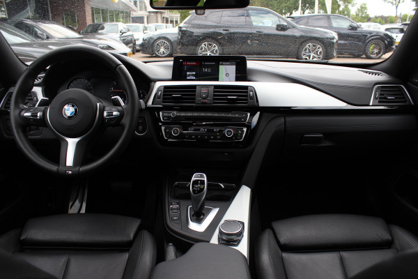 BMW 4 Serie Gran Coupé 430i High Exe. M Sport / Schuifdak / Camera / Head-up / Harman Kardon / 19'' / Leder / Navigatie / Dodehoek / DAB / Stoelverwarming / Cruise Control