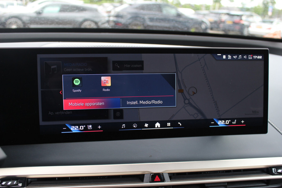 BMW iX M60 High Executive 112 kWh 27.972 km! / SOh 96,8% / Trekhaak / Panoramadak / 360Camera / Head-up / Bowers&Wilkens / Softclose / 22'' / Luchtvering / Laser LED / CarPlay / Volleder / Stoel+Stuurverwarming / Dodehoek / DAB / ACC