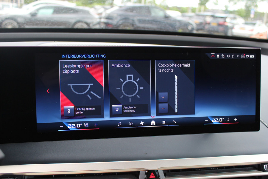 BMW iX M60 High Executive 112 kWh 27.972 km! / SOh 96,8% / Trekhaak / Panoramadak / 360Camera / Head-up / Bowers&Wilkens / Softclose / 22'' / Luchtvering / Laser LED / CarPlay / Volleder / Stoel+Stuurverwarming / Dodehoek / DAB / ACC