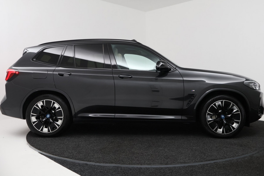 BMW iX3 High Executive 80 kWh (PANORAMADAK, STOEL/STUUR VERWARMING, H/K AUDIO, CAMERA, ELEKTR STOELEN, HUD, CRUISE ADAPTIEF)