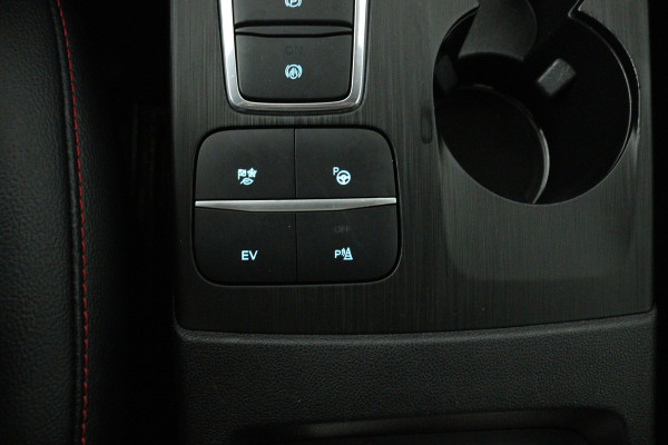 Ford Kuga 2.5 PHEV ST-Line X (PANORAMADAK, STOEL/STUUR VERWARMING, CRUISE ADAPTIEF, ELEKTR STOELEN, CAMERA, PARKEERSENSOREN)