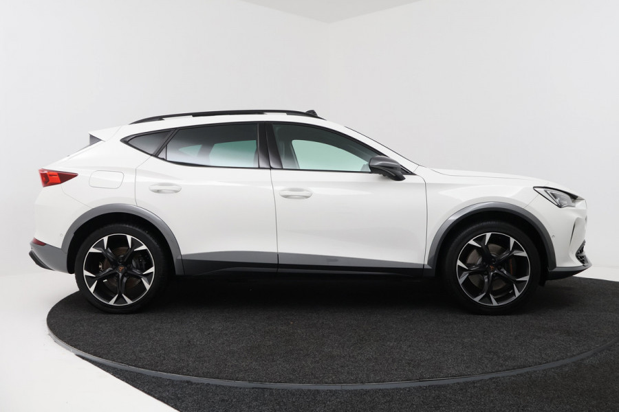 CUPRA Formentor 1.4 e-Hybrid VZ Copper Edition (PANORAMADAK, STOEL/STUUR VERWARMING, CAMERA, ELEKTR STOELEN, SENSOREN)