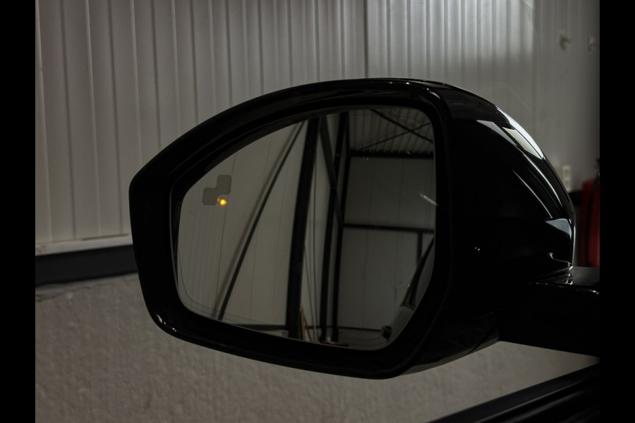 Land Rover Discovery Sport P300e 1.5 SE Facelift | Trekh | Pano | Meridian | Memory | 12/23