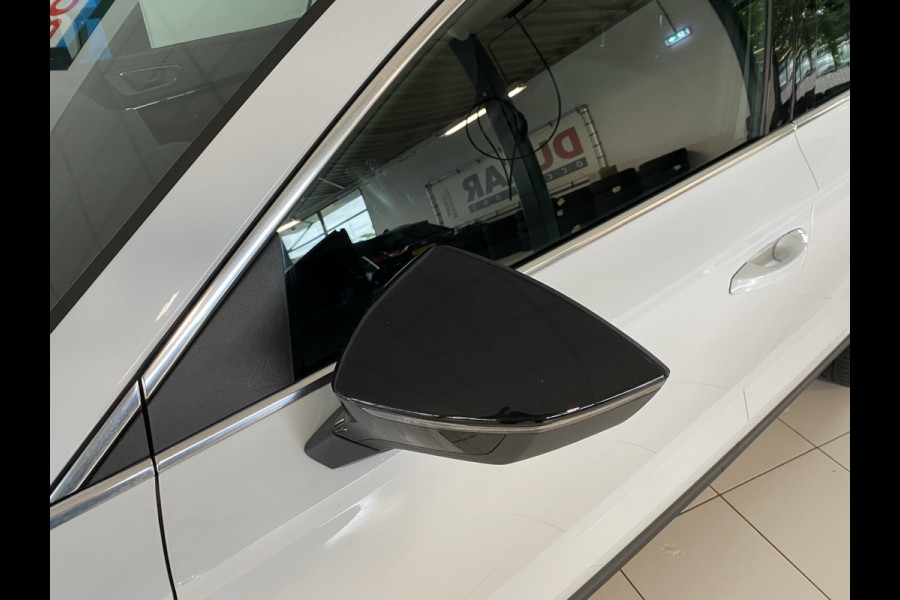 Seat Ateca 1.5 TSI Xcellence Business Intense Panoramadak /Trekhaak / Carplay /Stoelverwarming