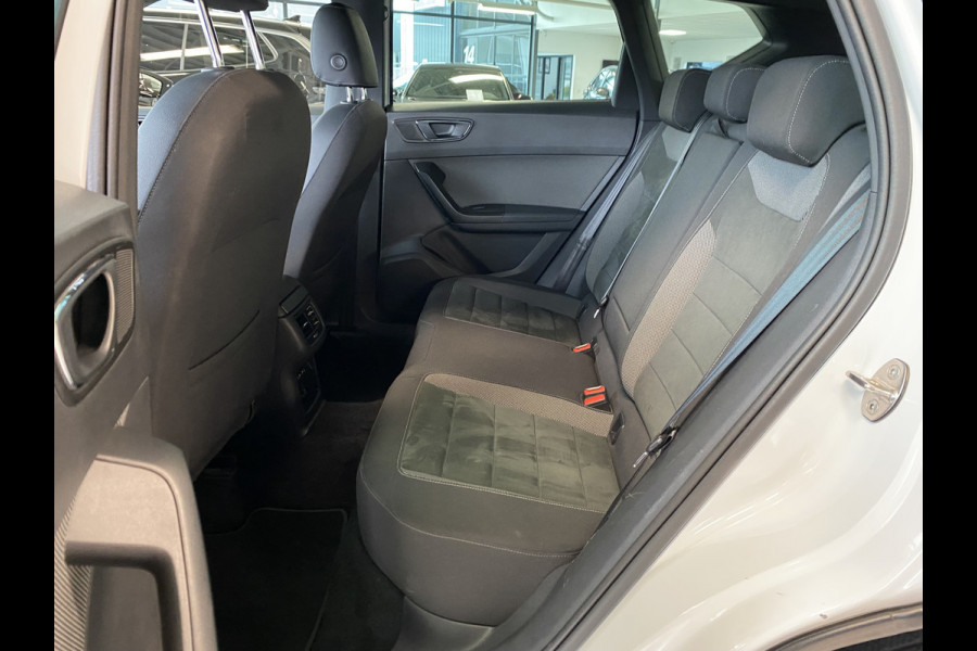 Seat Ateca 1.5 TSI Xcellence Business Intense Panoramadak /Trekhaak / Carplay /Stoelverwarming