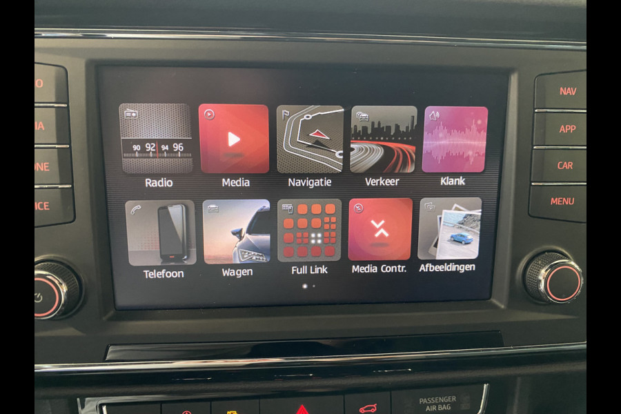 Seat Ateca 1.5 TSI Xcellence Business Intense Panoramadak /Trekhaak / Carplay /Stoelverwarming