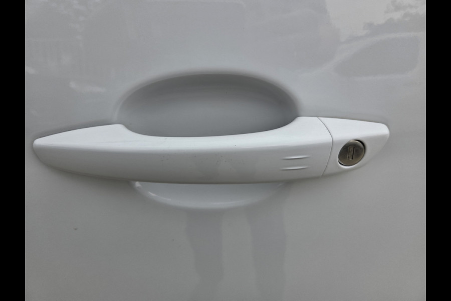 Peugeot e-Expert L2 75 kWh Xenon Stoelverwarming Airco Achteruitrijcamera