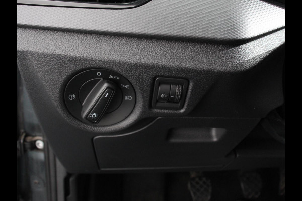 Škoda Kamiq 1.0 TSI 110pk Ambition Airco  Led  Cruise Control  Dab Led lichtmetalen Velgen