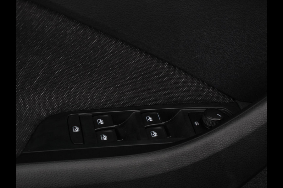 Škoda Kamiq 1.0 TSI 110pk Ambition Airco  Led  Cruise Control  Dab Led lichtmetalen Velgen
