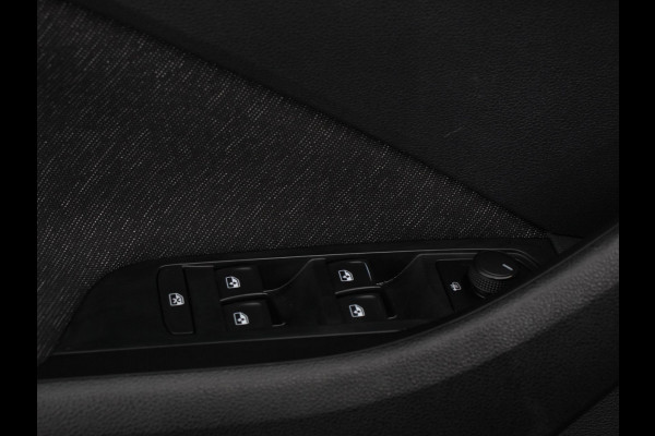 Škoda Kamiq 1.0 TSI 110pk Ambition Airco  Led  Cruise Control  Dab Led lichtmetalen Velgen
