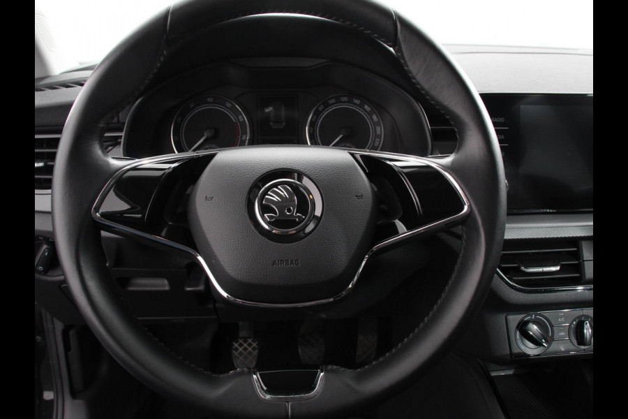 Škoda Kamiq 1.0 TSI 110pk Ambition Airco  Led  Cruise Control  Dab Led lichtmetalen Velgen