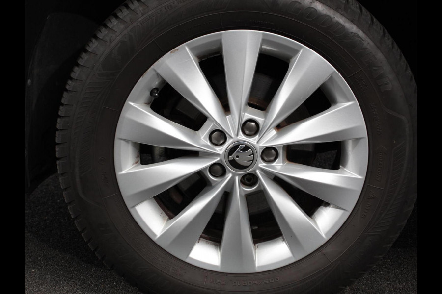 Škoda Kamiq 1.0 TSI 110pk Ambition Airco  Led  Cruise Control  Dab Led lichtmetalen Velgen
