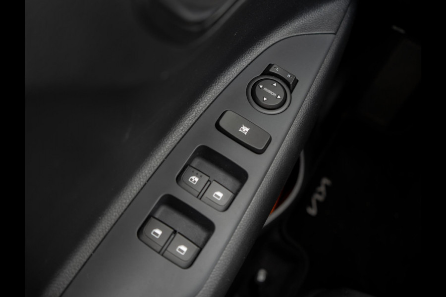 Kia Stonic 1.0 T-GDi MHEV DynamicLine | Navigiatie | Achteruitrijcamera |