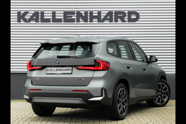 BMW iX1 eDrive20 - 67kWh - Memoryzetel - Massage - Harman Kardon - Camera