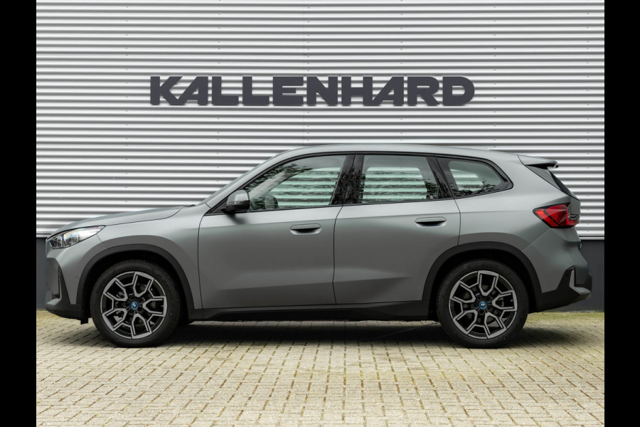 BMW iX1 eDrive20 - 67kWh - Memoryzetel - Massage - Harman Kardon - Camera