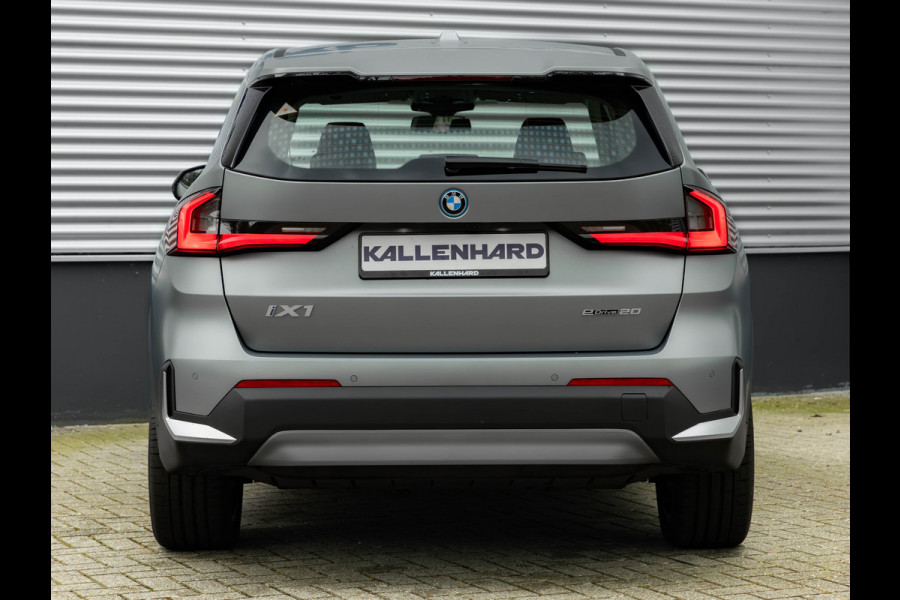 BMW iX1 eDrive20 - 67kWh - Memoryzetel - Massage - Harman Kardon - Camera